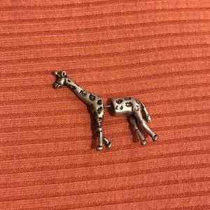 Rosewa Giraffe earring
